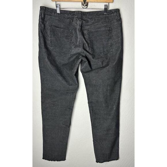 Carve Designs Women's 12 Black Slim Skinny Corduroy Pants 5-Pocket Design - Picture 2 of 4